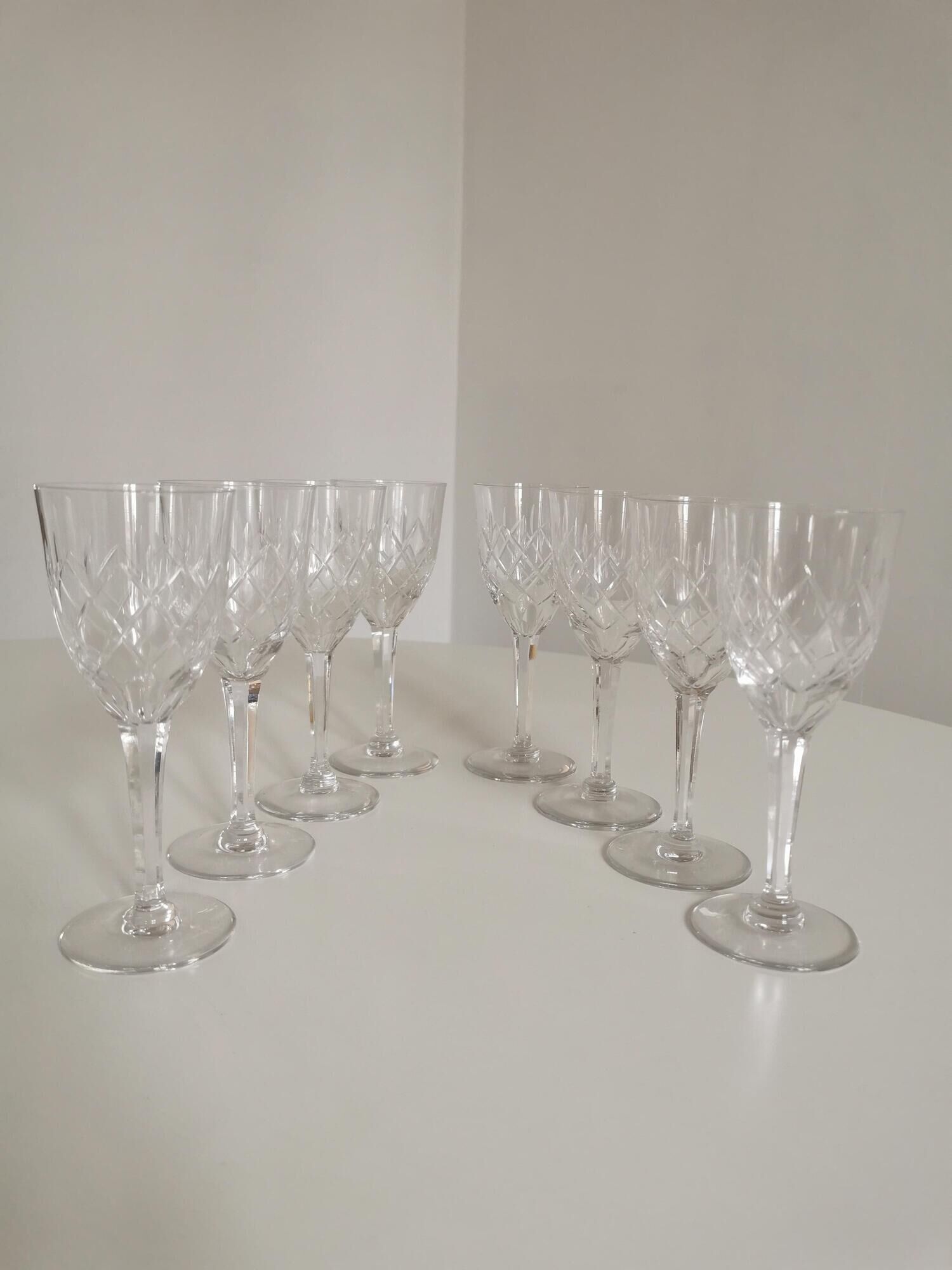 Service of 8 glass of Bohemian crystal wine