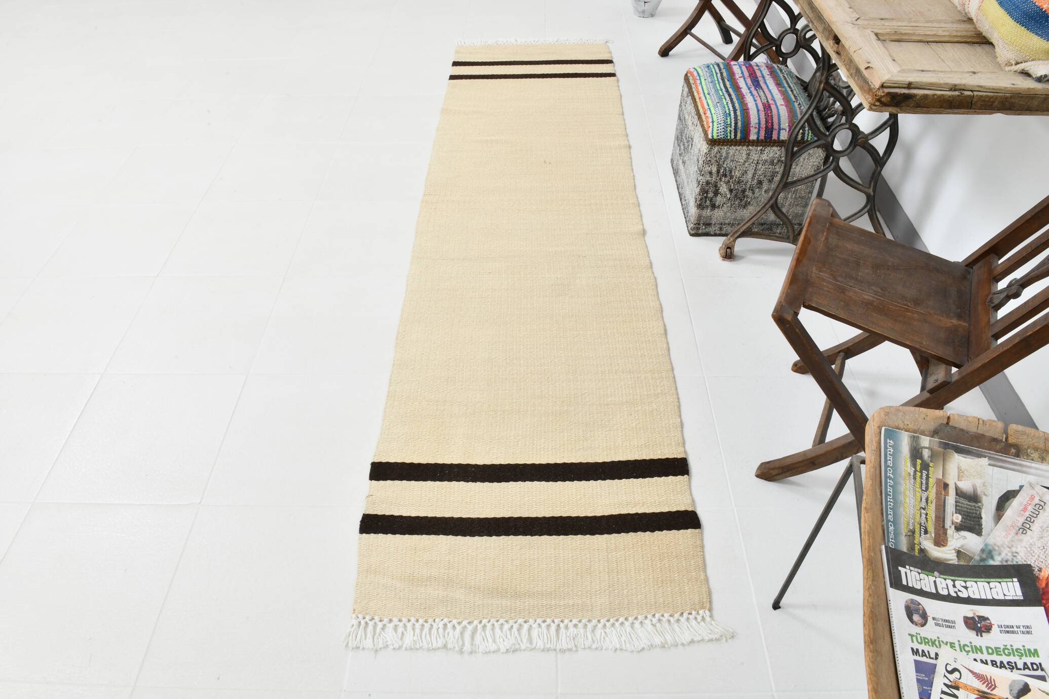 2x9 Handmade Hemp Runner Rug 75x282Cm