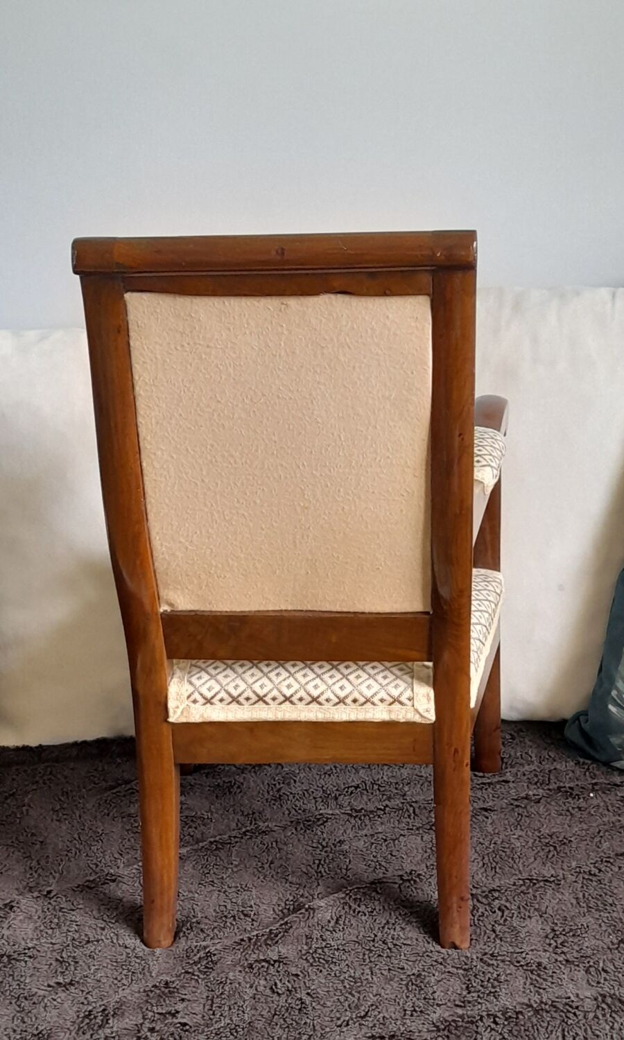 Children's armchair.