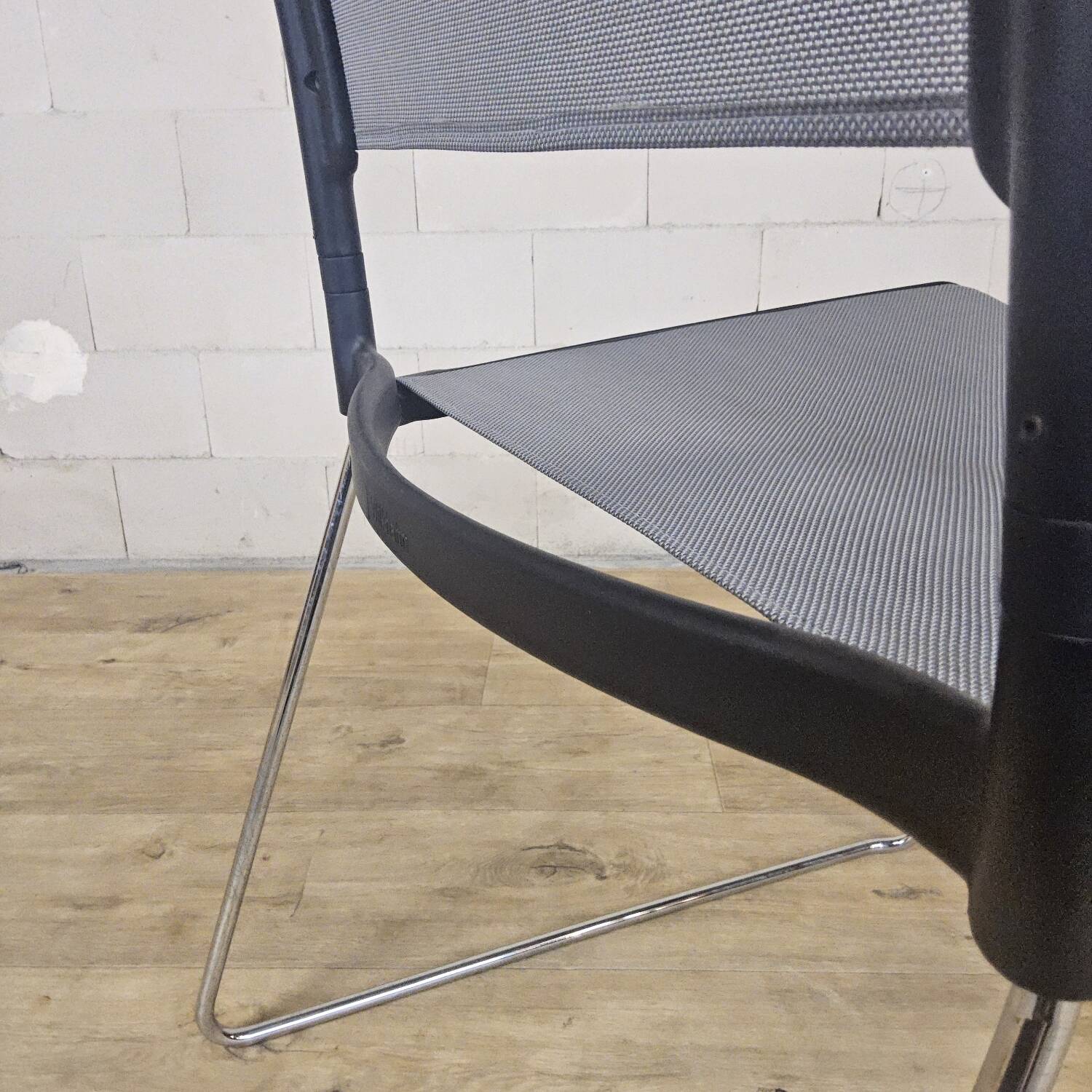 2x Wilkhahn Aline 230 chair with armrests (stackable)