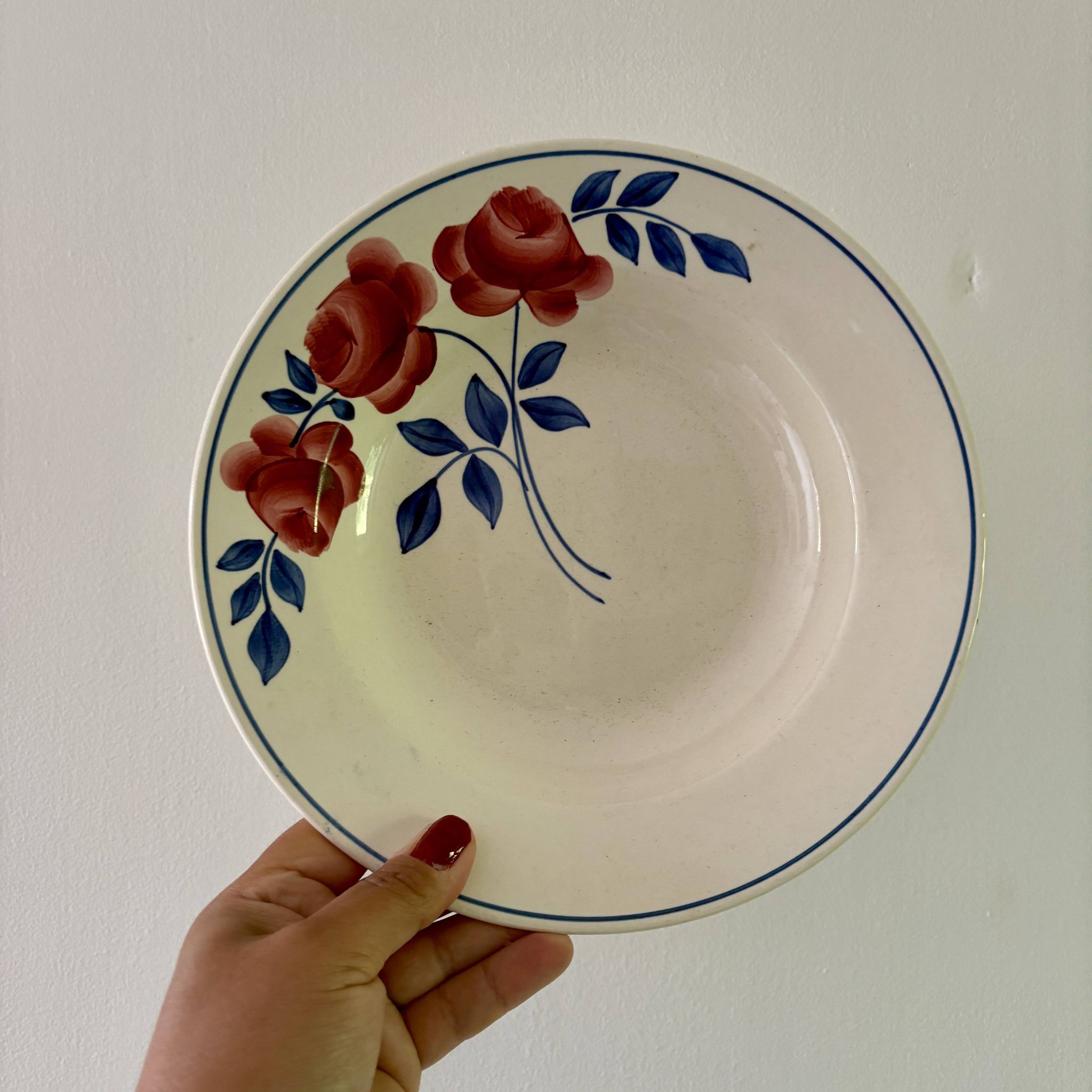 Lot de 8 assiettes creuses vintage dépareillées
