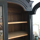 Black and wood showcase