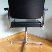 Swivel office chair Strafor with chrome metal and black faux leather.