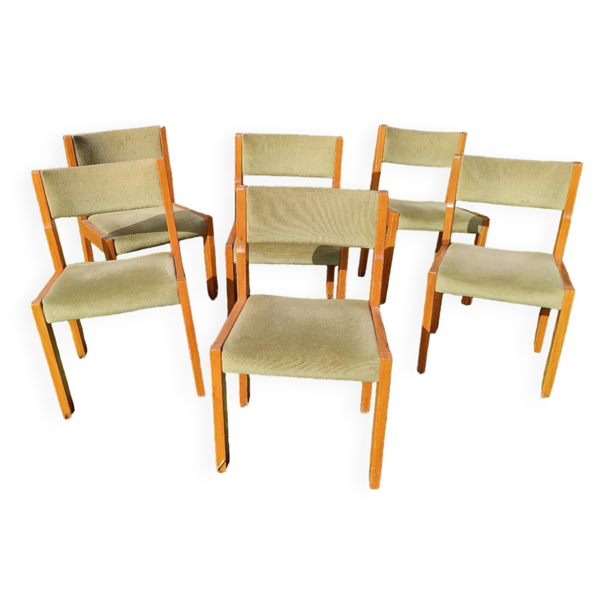 Set of 6 wooden chairs with velvet seat