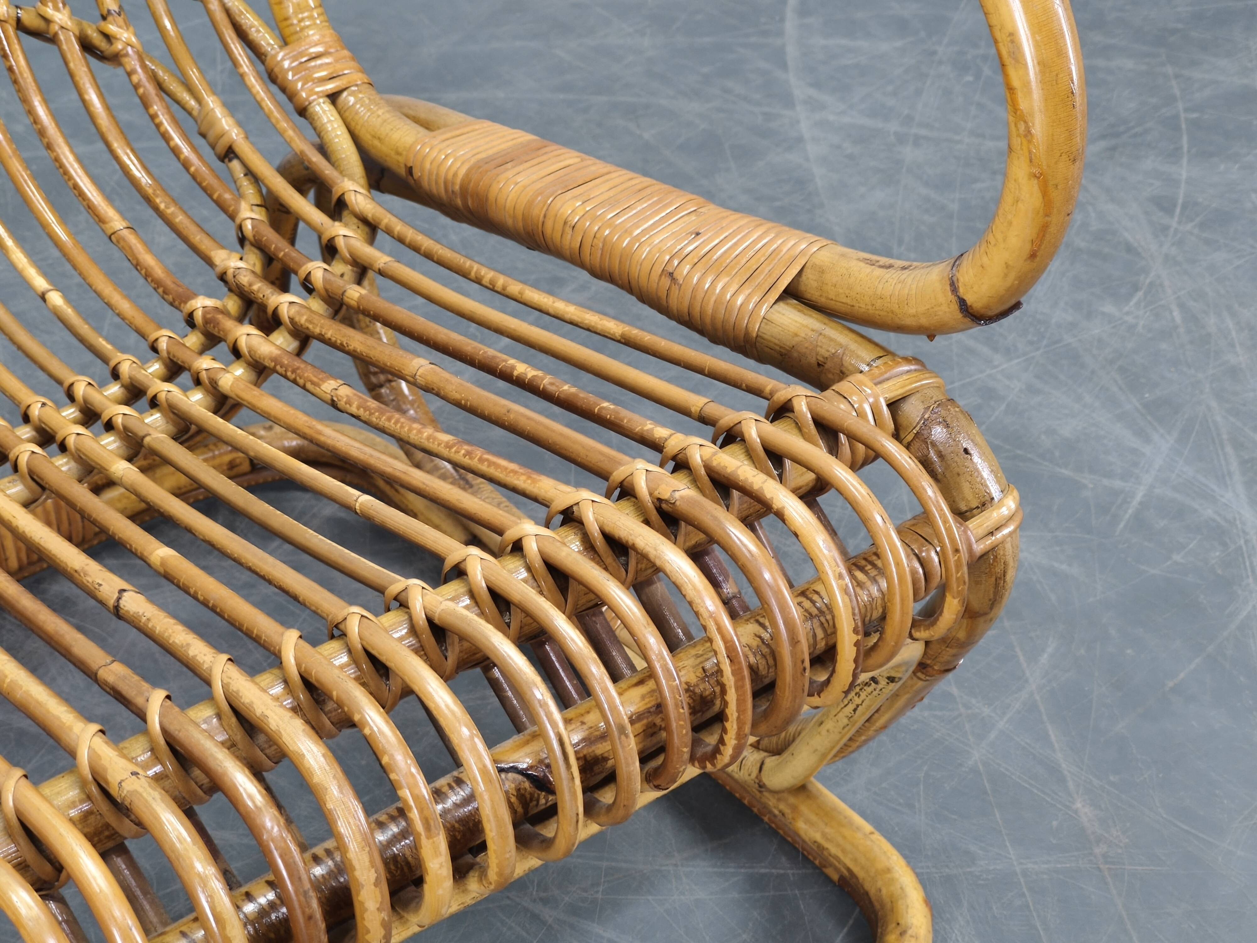Fauteuil en rotin italien des années 1960.
