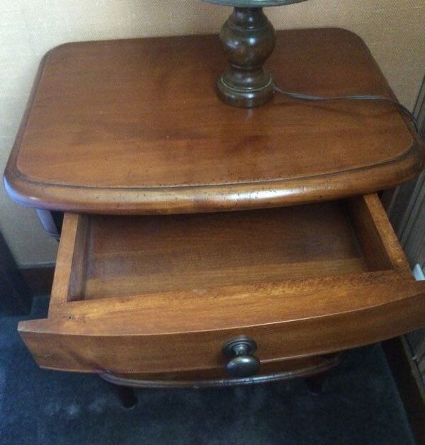Table de chevet