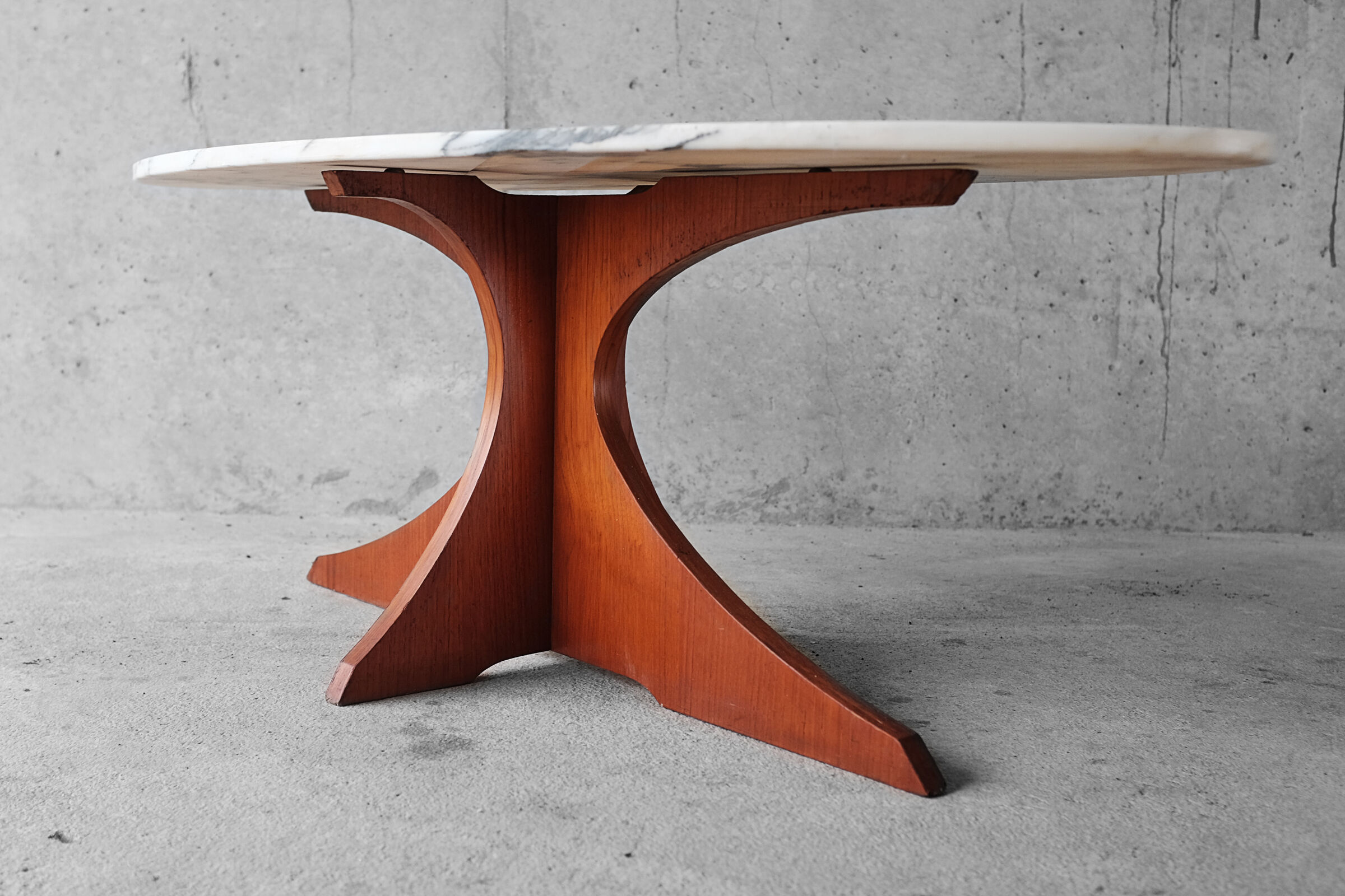 Coffee table wood & marble 60