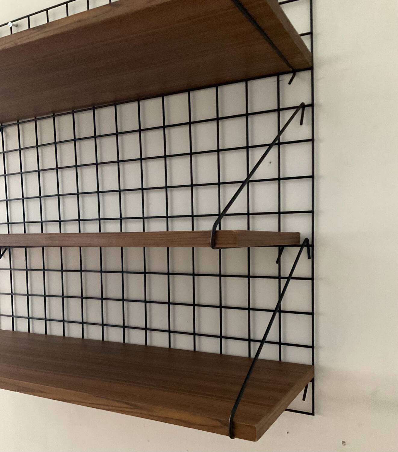Meca shelf by Pierre Guariche for Meurop 1960s
