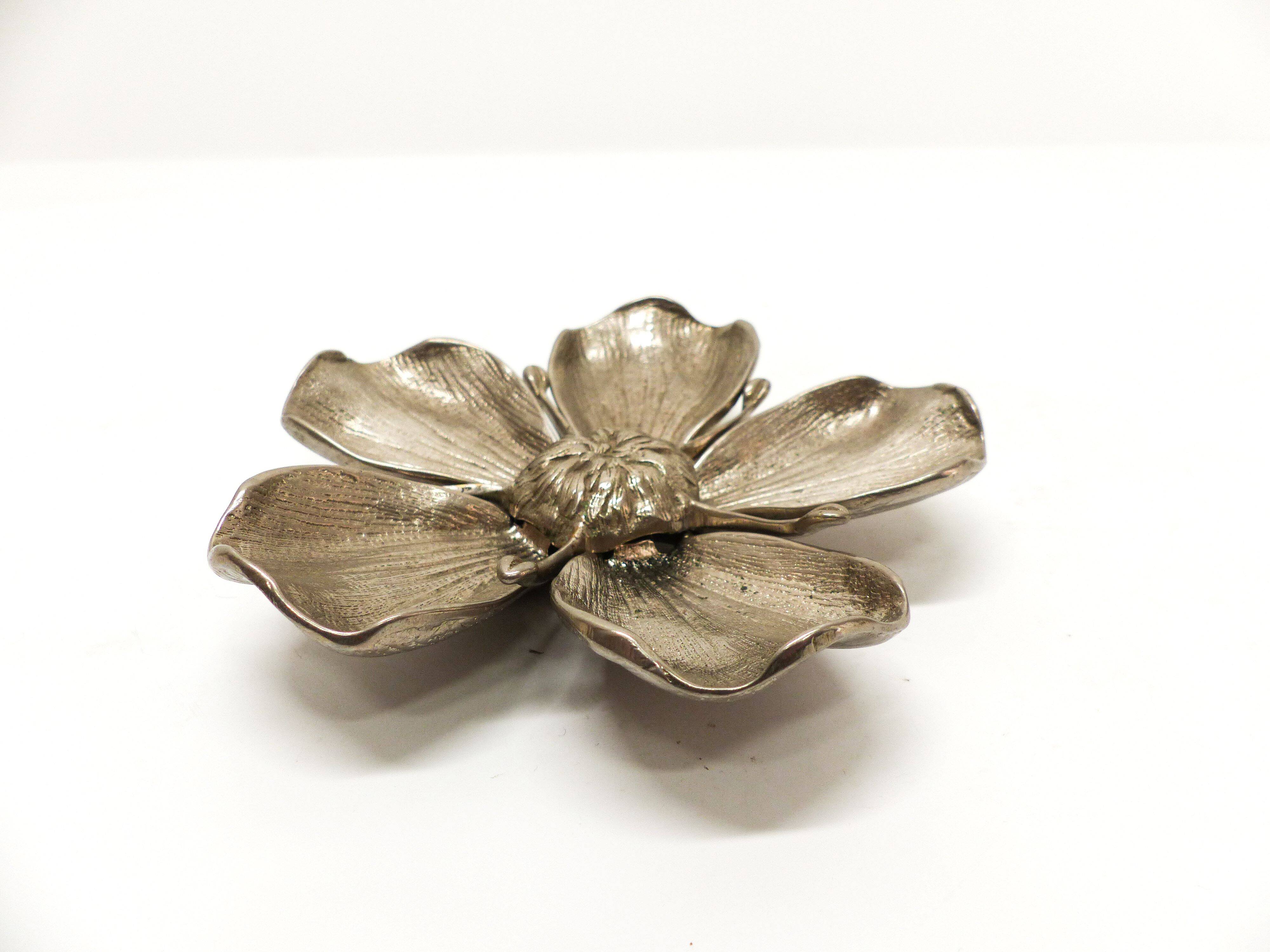 Cendrier fleur Gucci en métal argenté vintage 1970