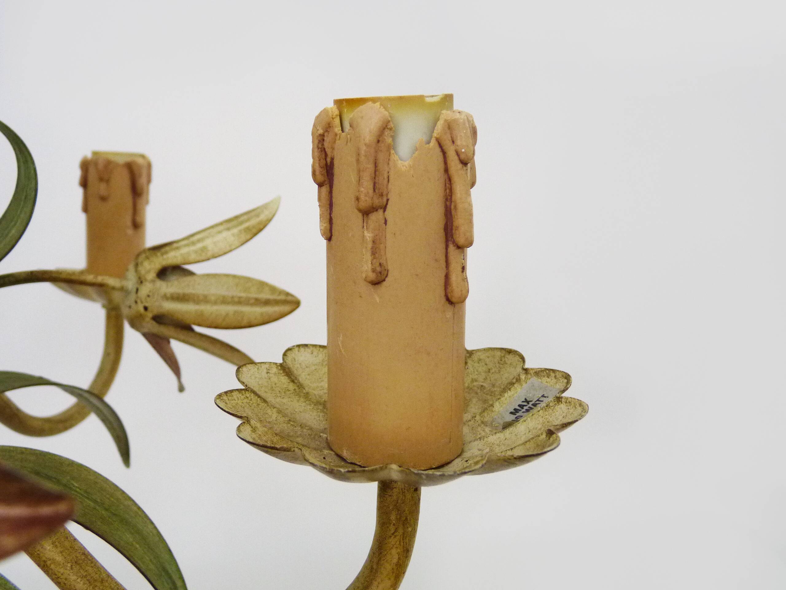 Vintage chandelier in painted metal decorated with flowers and foliage with 5 lights. 80s 90s