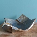 AP ceramic trinket tray with lace-like embroidery effect