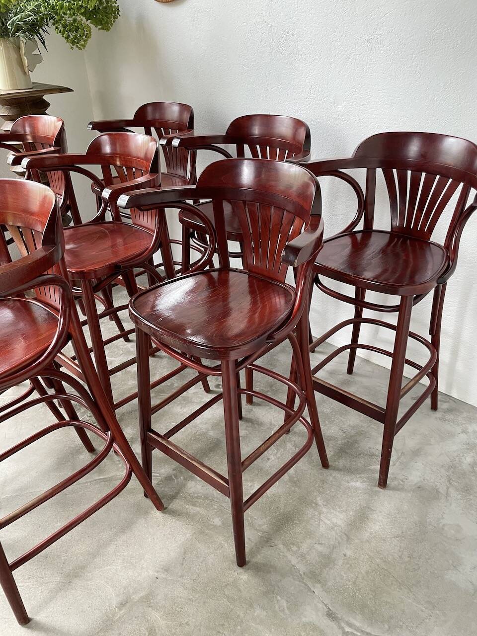Set of 8 high bistro stools