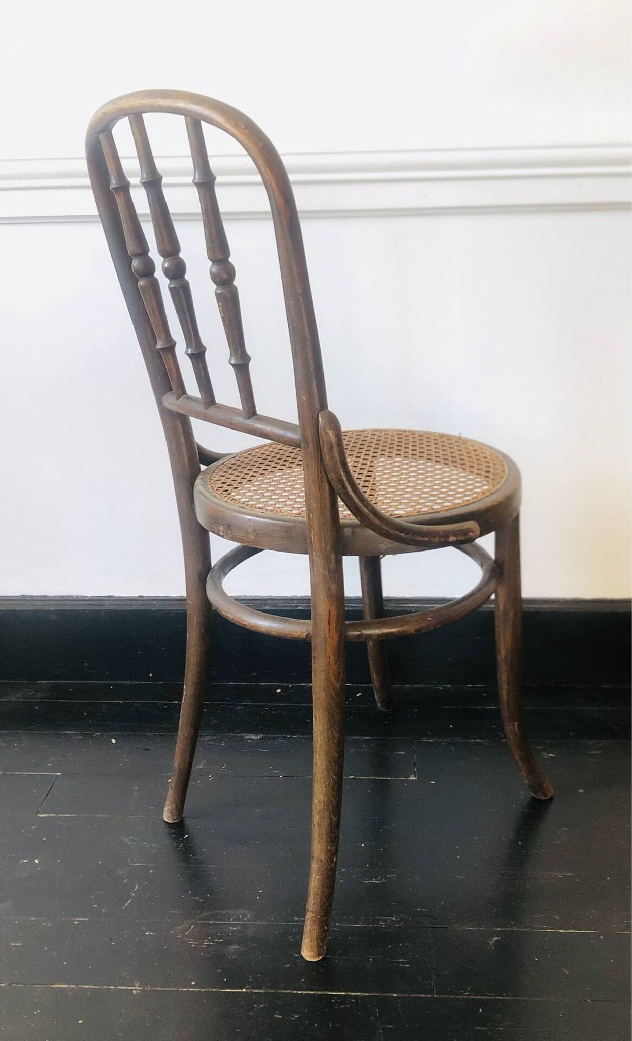 Paire de chaises signées Thonet