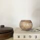 Vase boule rond en marbre beige, Italie 1970