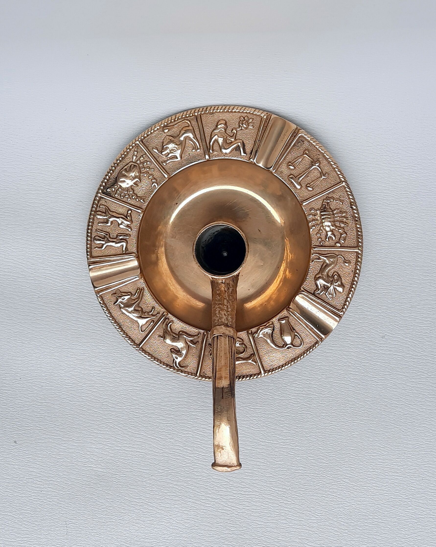 Cendrier et porte bougie en bronze avec les 12 signes astrologiques du zodiaque