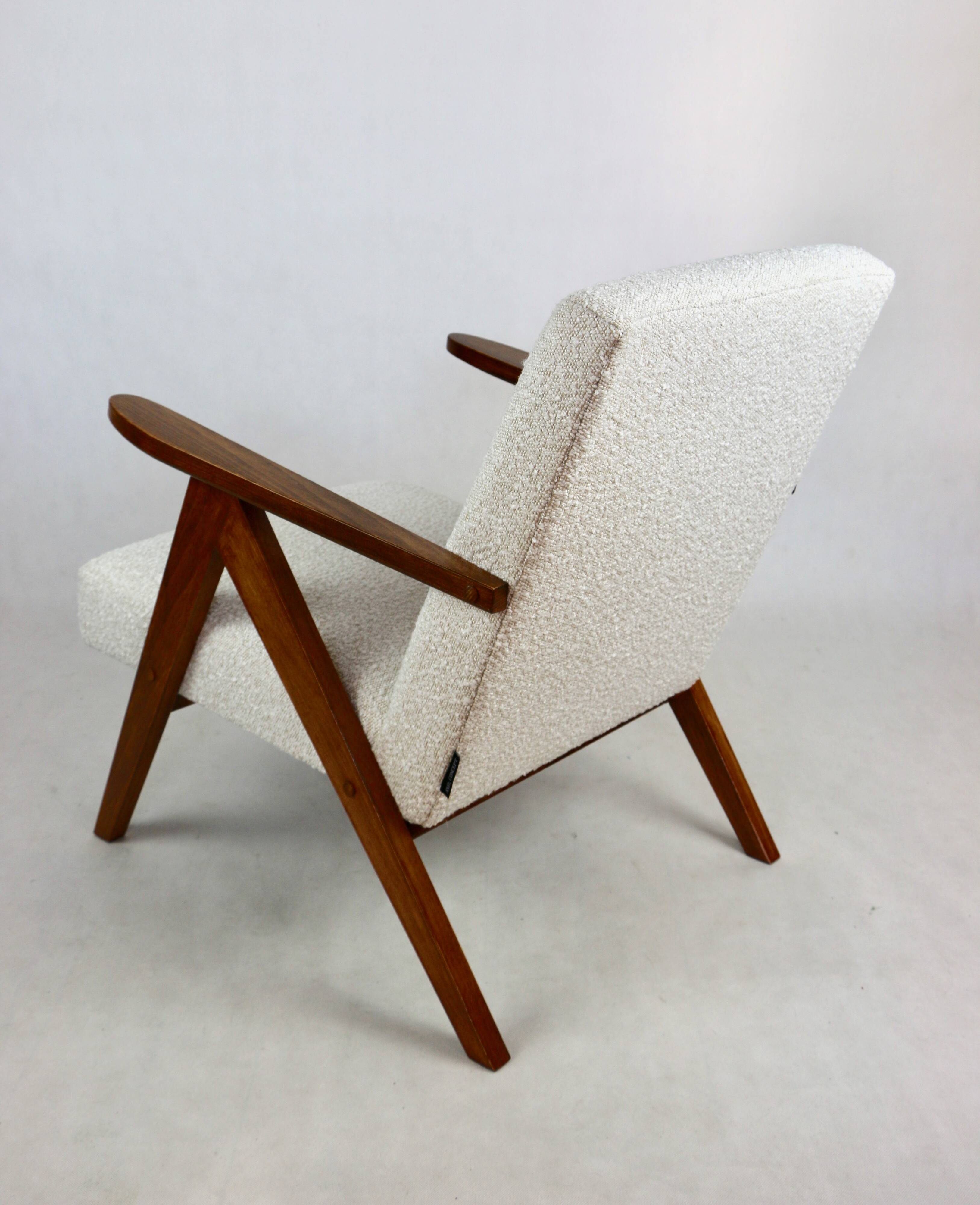 Vintage B-310 VAR white structured bouclé armchair 1970s - 2 pieces available