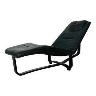 Chaise longue vintage en cuir noir du milieu du siècle par ingmar relling