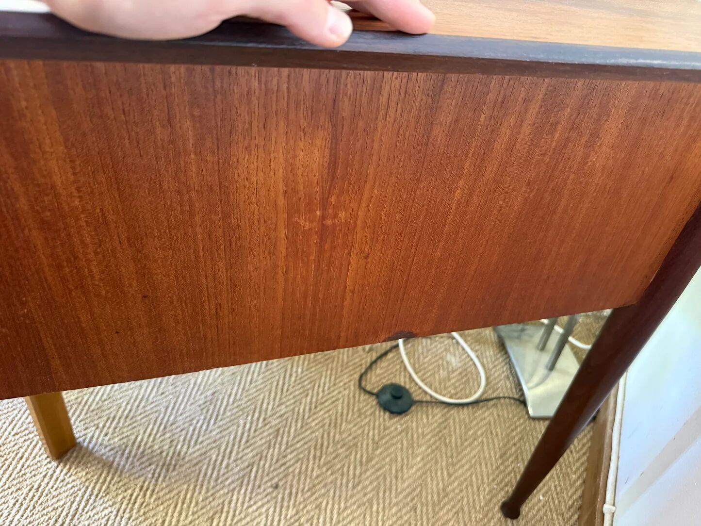 Bureau vintage style scandinave pieds fuselés