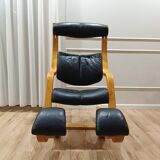 Stokke zero gravity chair, design Peter Opsvik