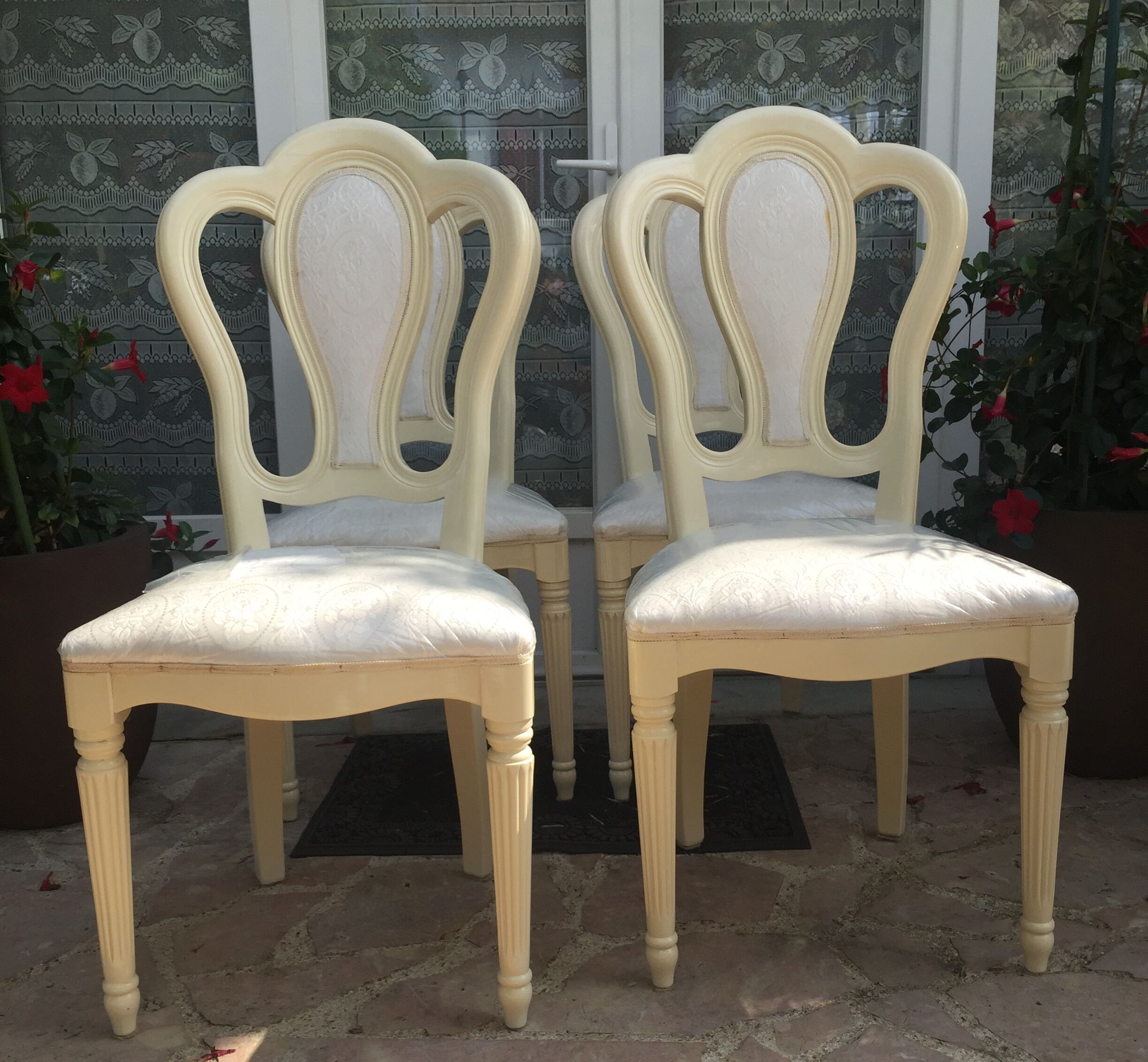 Ensemble de 4 chaises shabby