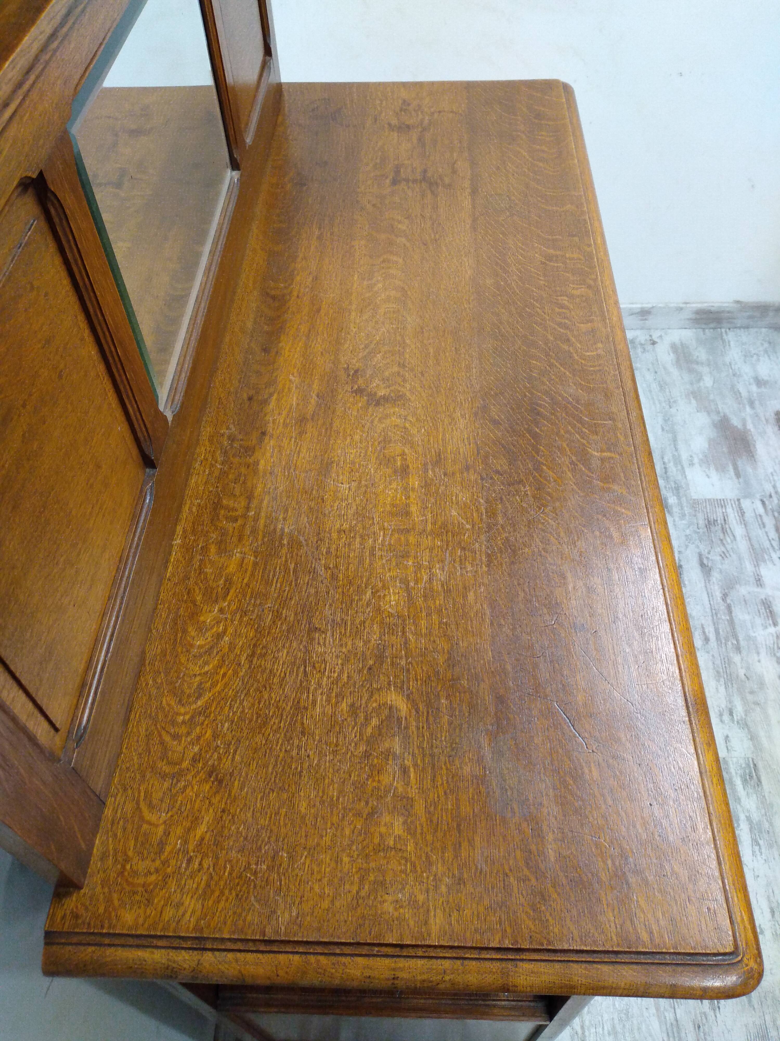 Atypical art deco buffet