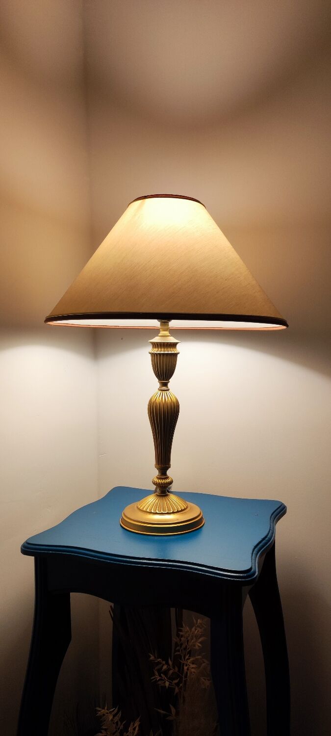 Table lamp