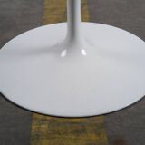 Eero Saarinen - Knoll Tulip armchairs