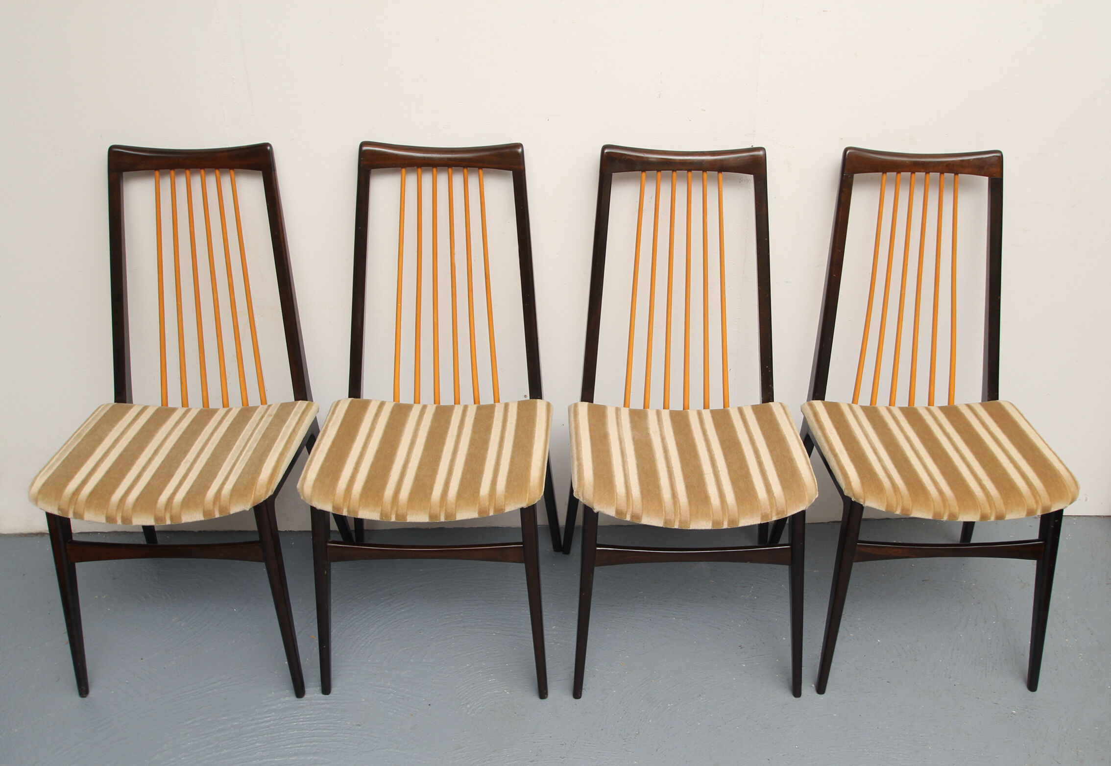 1950s set of 4 chairs, bicolor design