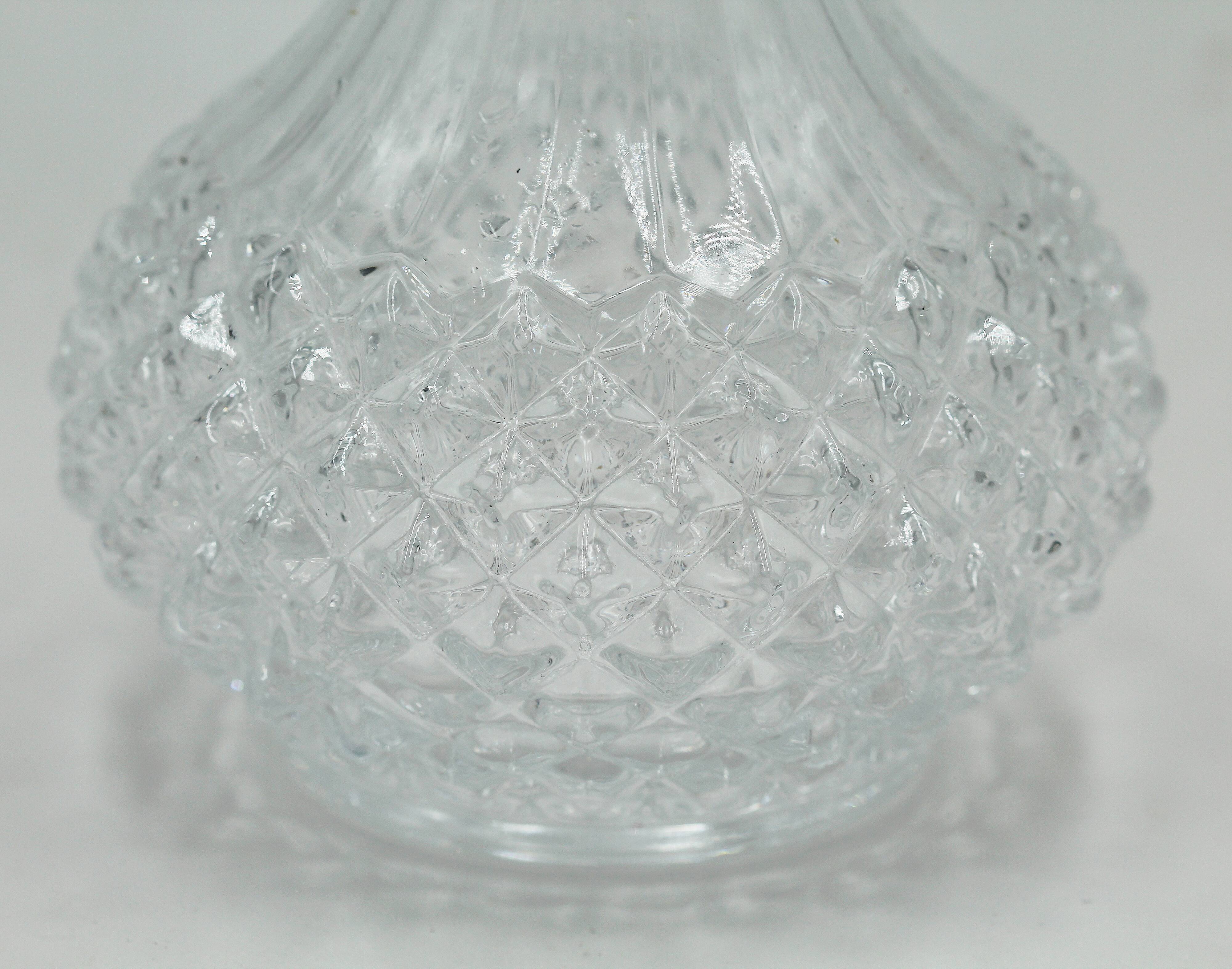 Carafe whisky in chiseled glass