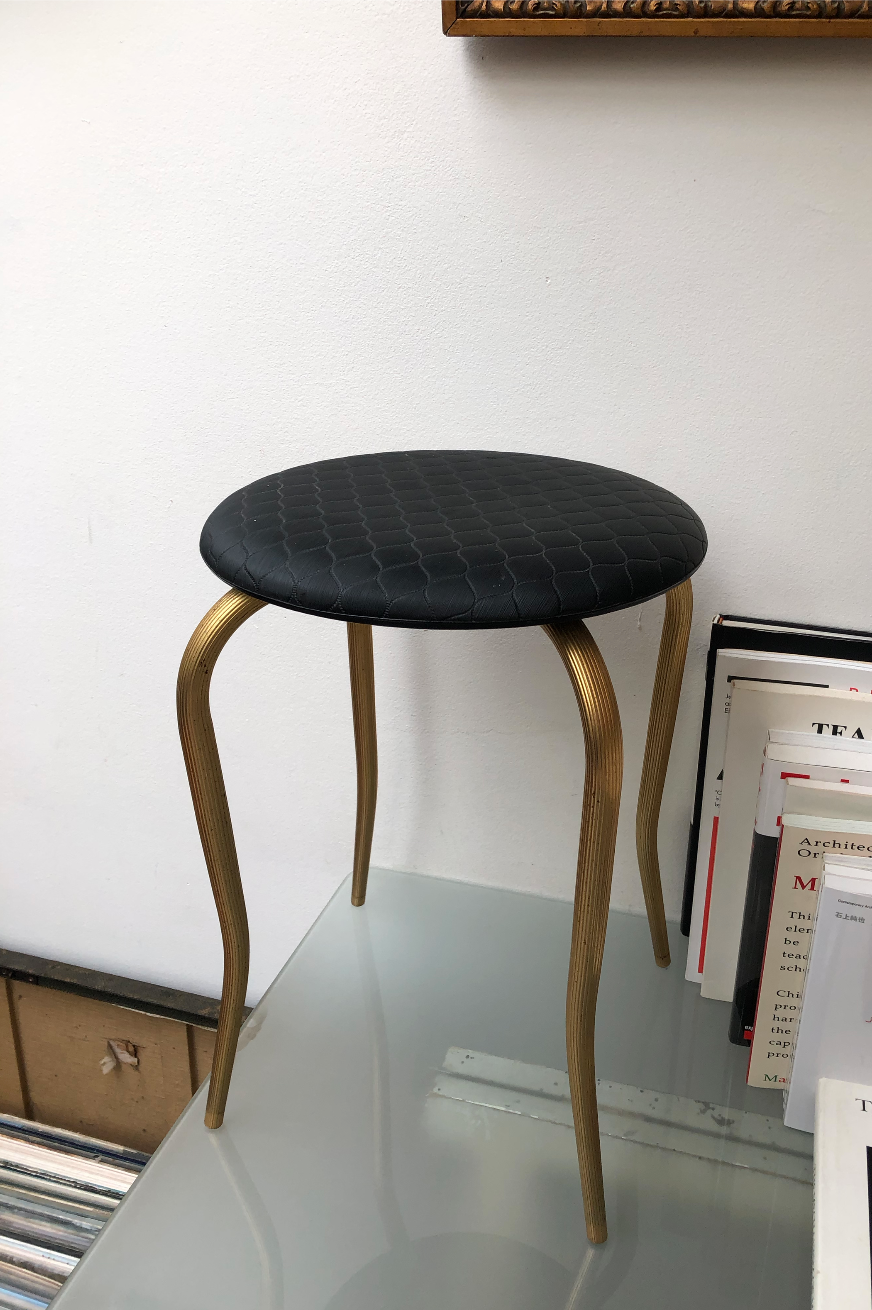 Padded tabouret