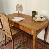 Farmhouse table with drawers