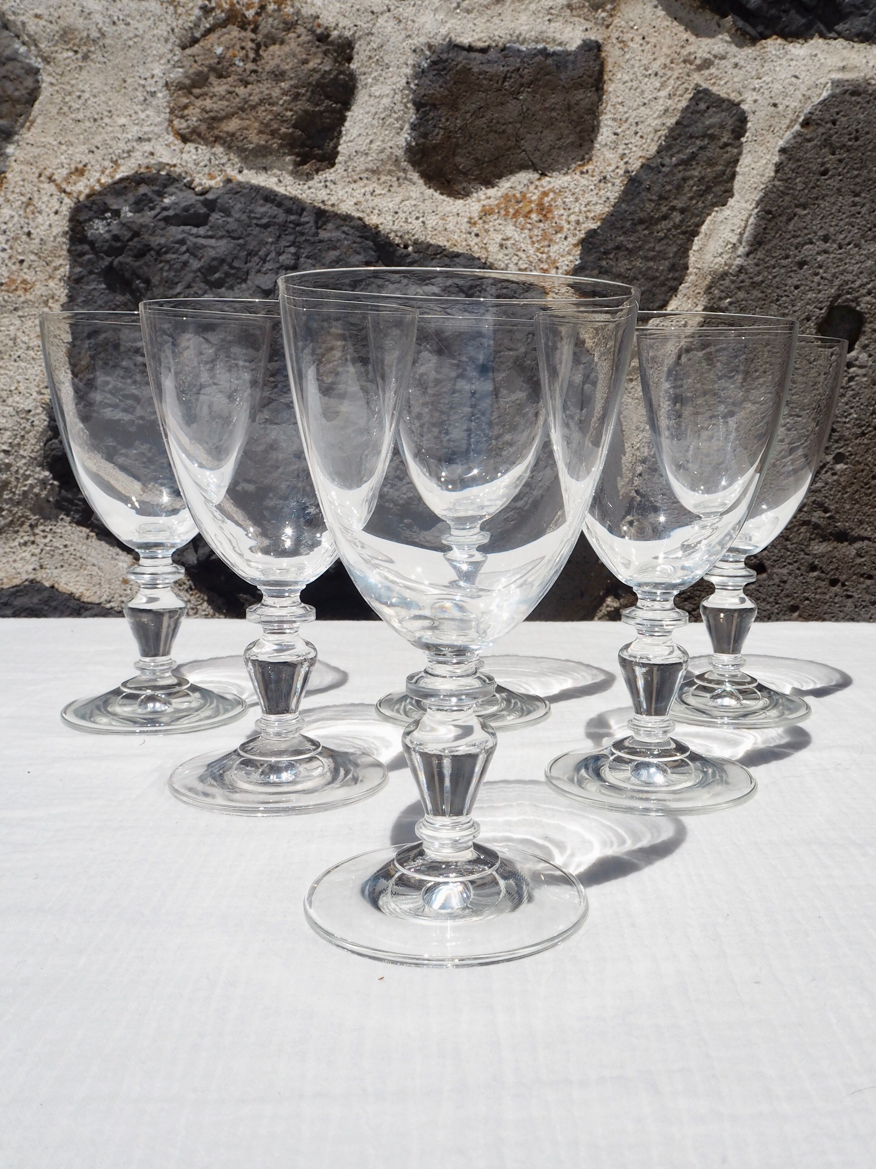 Set of 6 glasses on foot