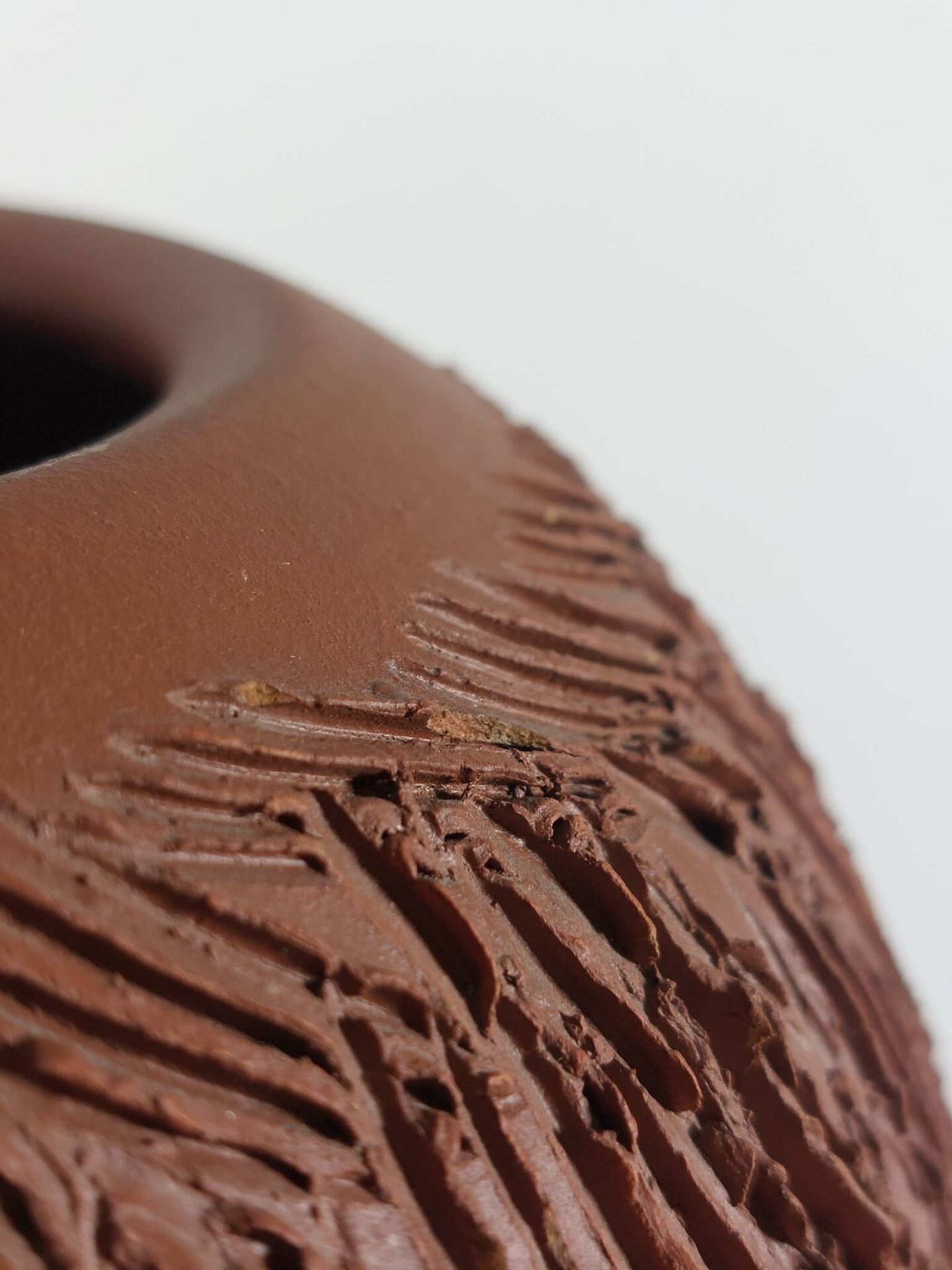 Vase en céramique sgraffito décor brutaliste vintage du milieu du siècle