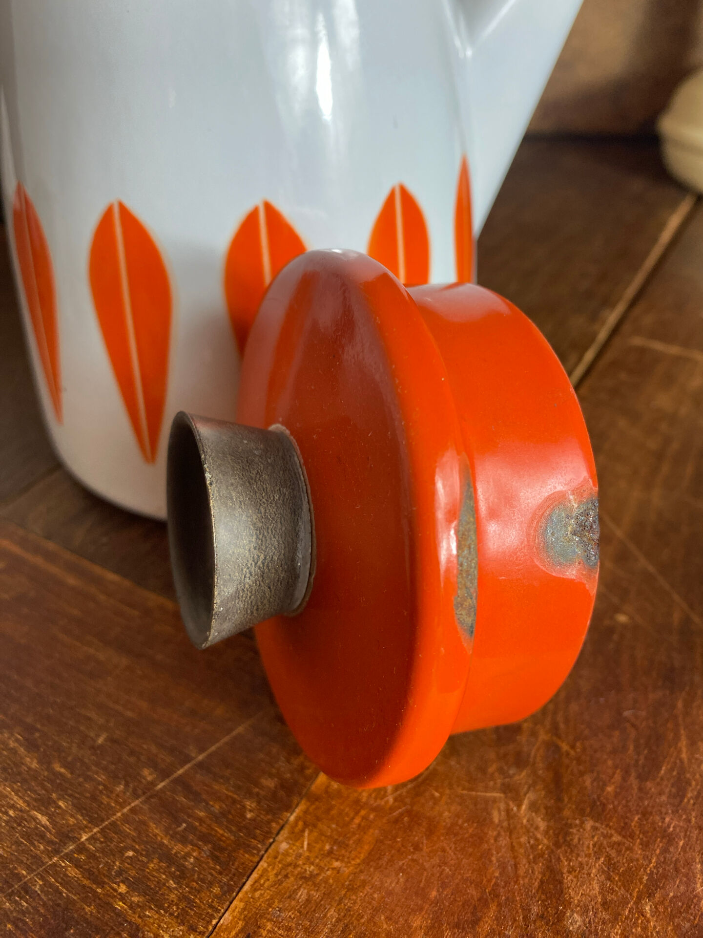 Scandinavian teapot Lotus Cathrineholm
