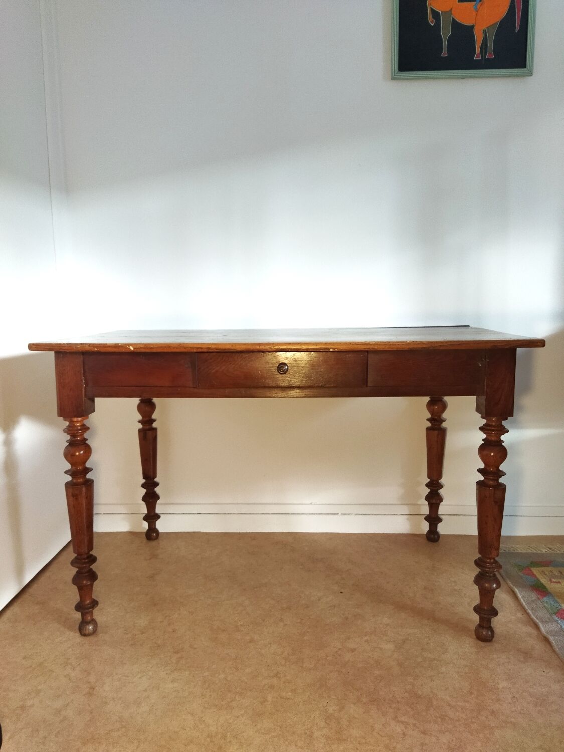 Desk with turned legs