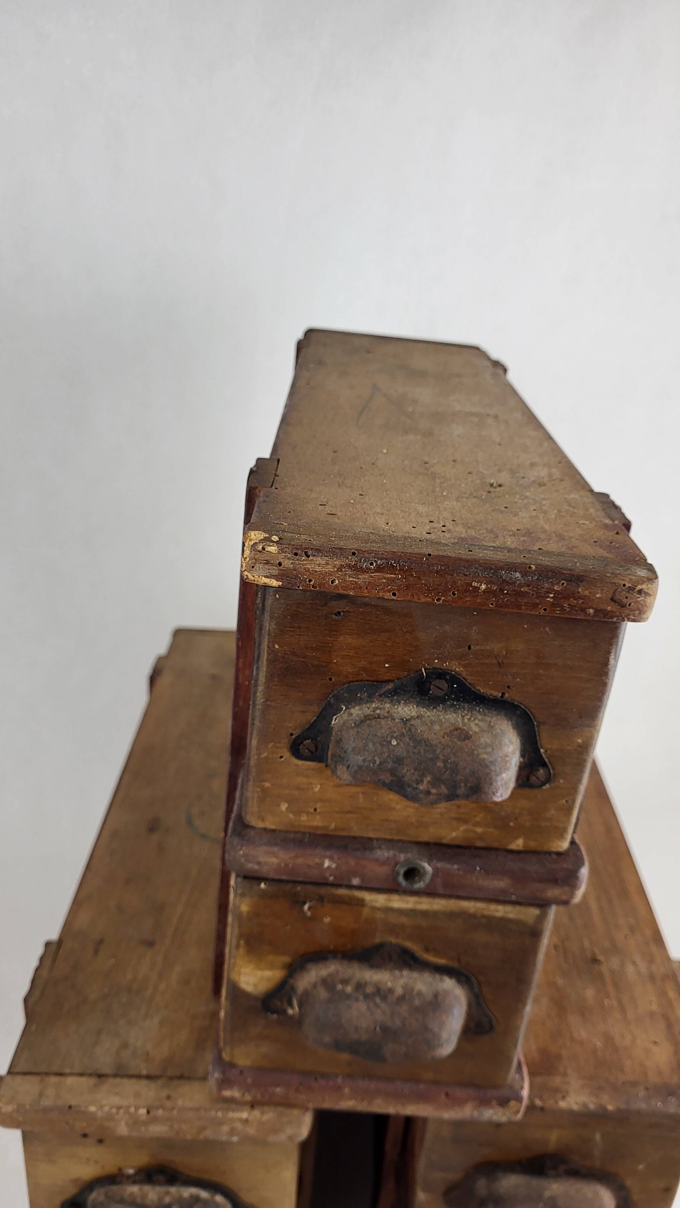 Boîte de rangement en bois, années 20-30