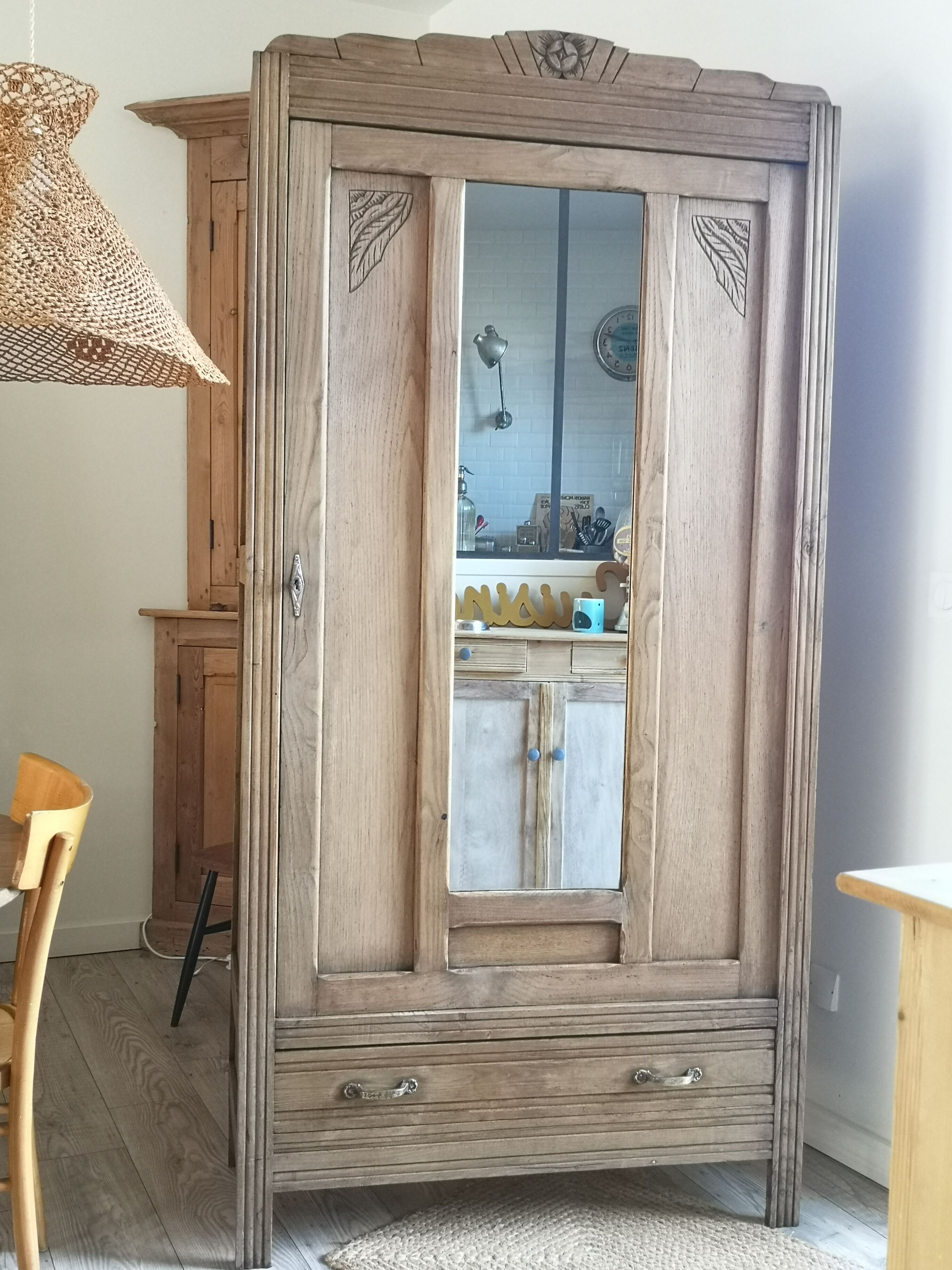Stripped parisian wardrobe, raw wood