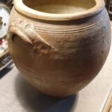 Varnished stoneware salting room.
