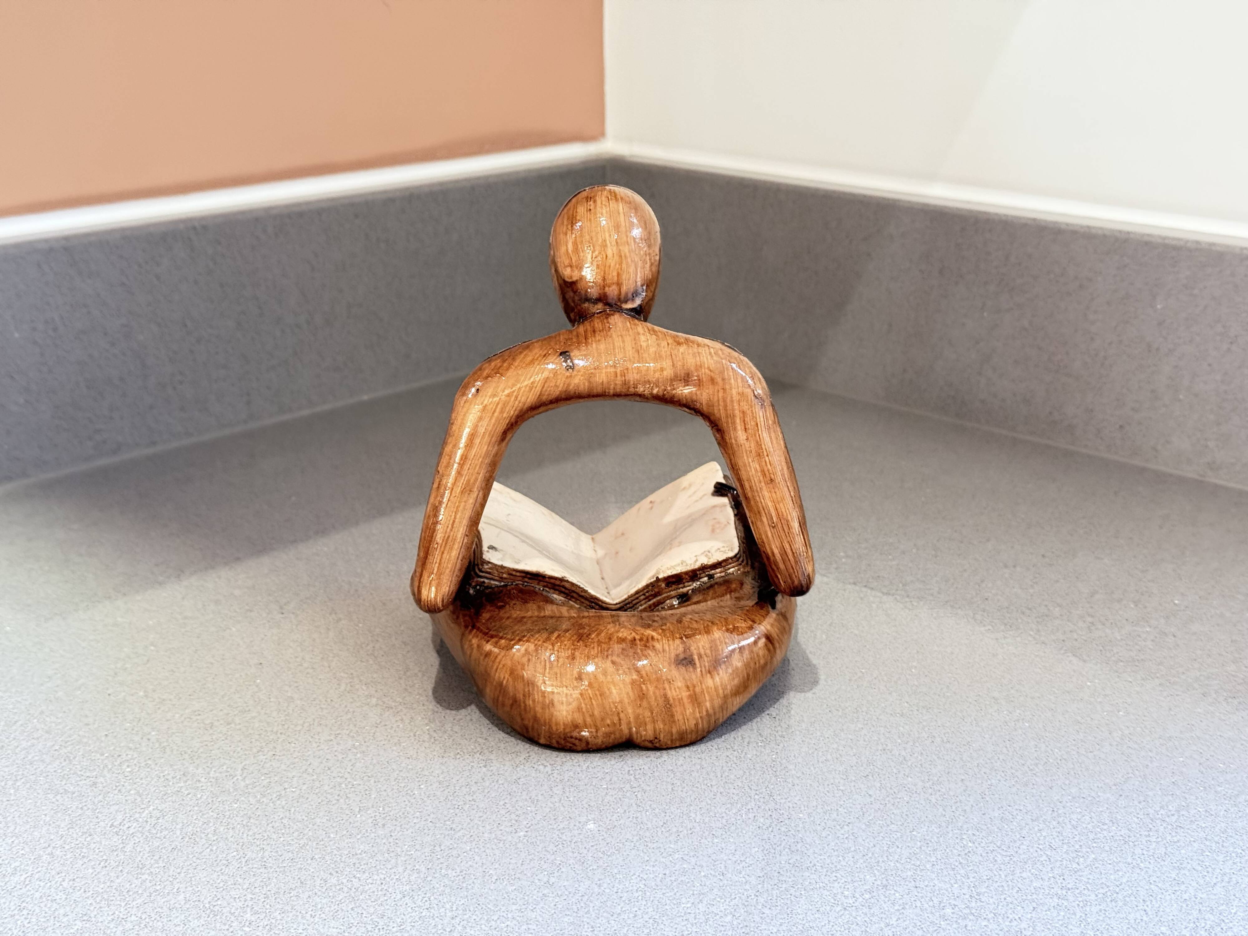 Carving Wooden Sculptures Book End, Decorative Figurine of Book Holder