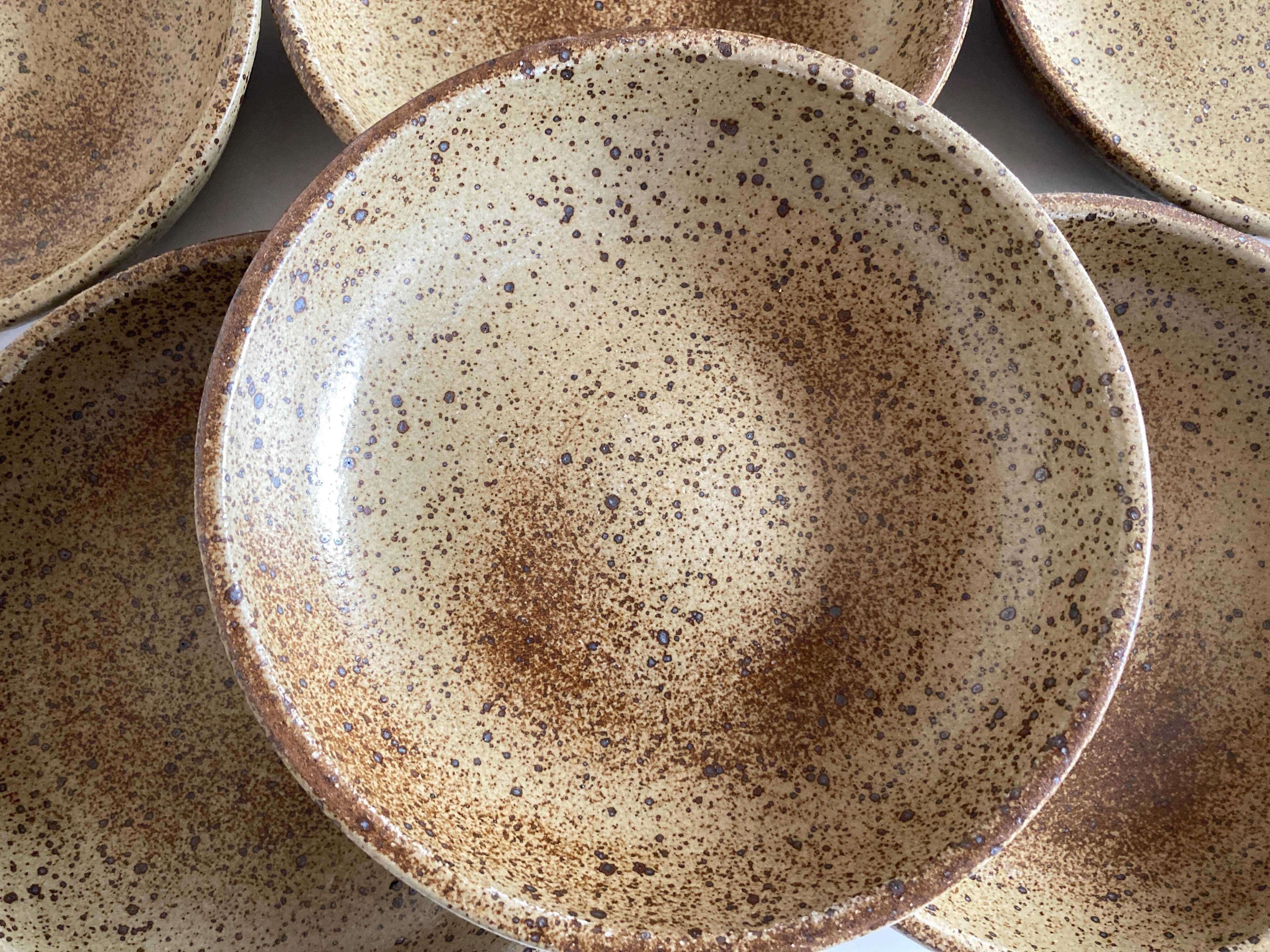 Set de 6 assiettes calotte en grès de potier