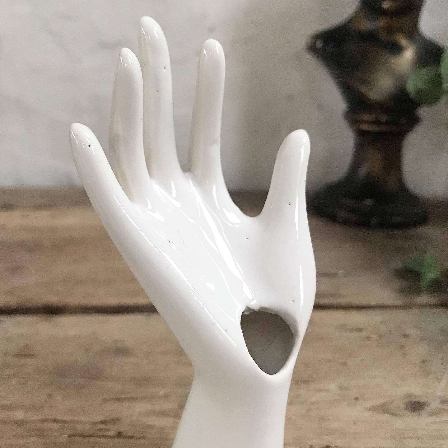 Duo de mains baguier blanches