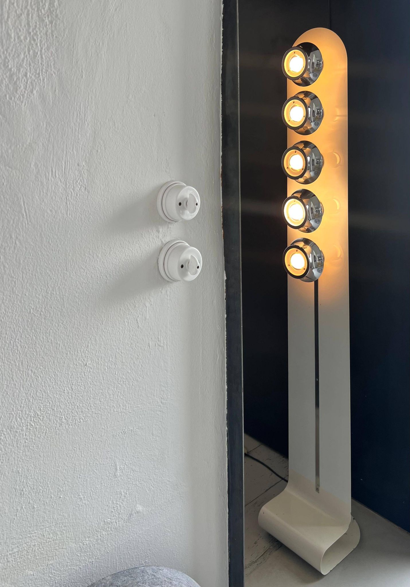 Lampadaire italien chromée sapce age "UfO" dans le style de Reggiani