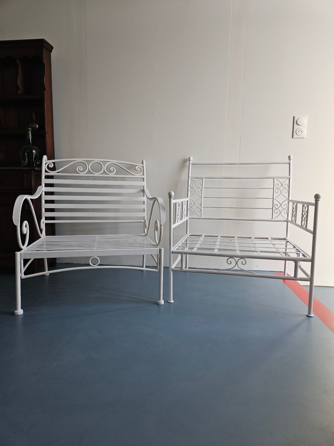 2 wrought iron armchairs