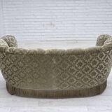 Canapé incurvé 2 places danois des années 1960, revêtement en velours vert clair.