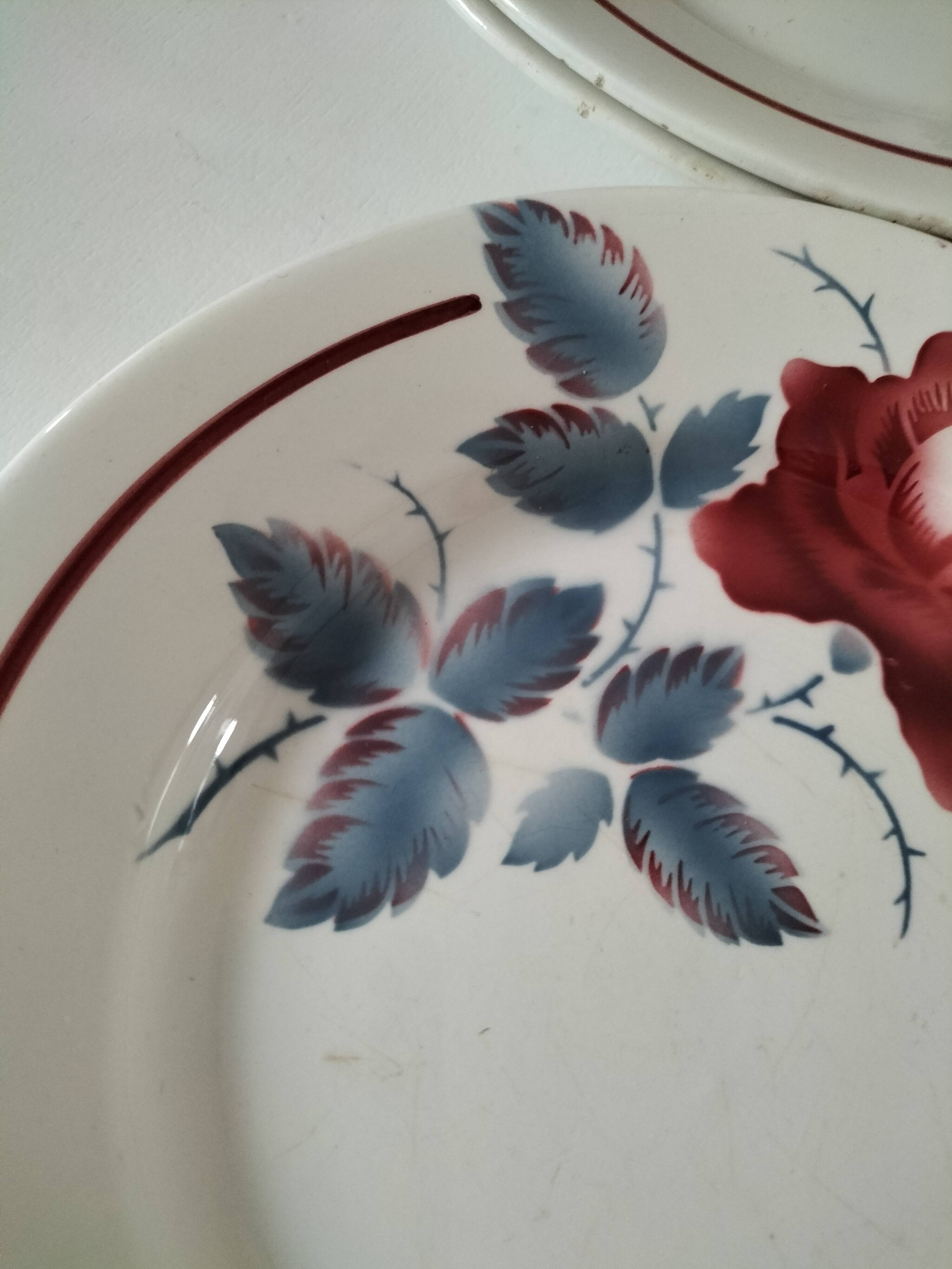 6 Digoin Sarreguemines Sobral plates in raspberry and grey-blue.