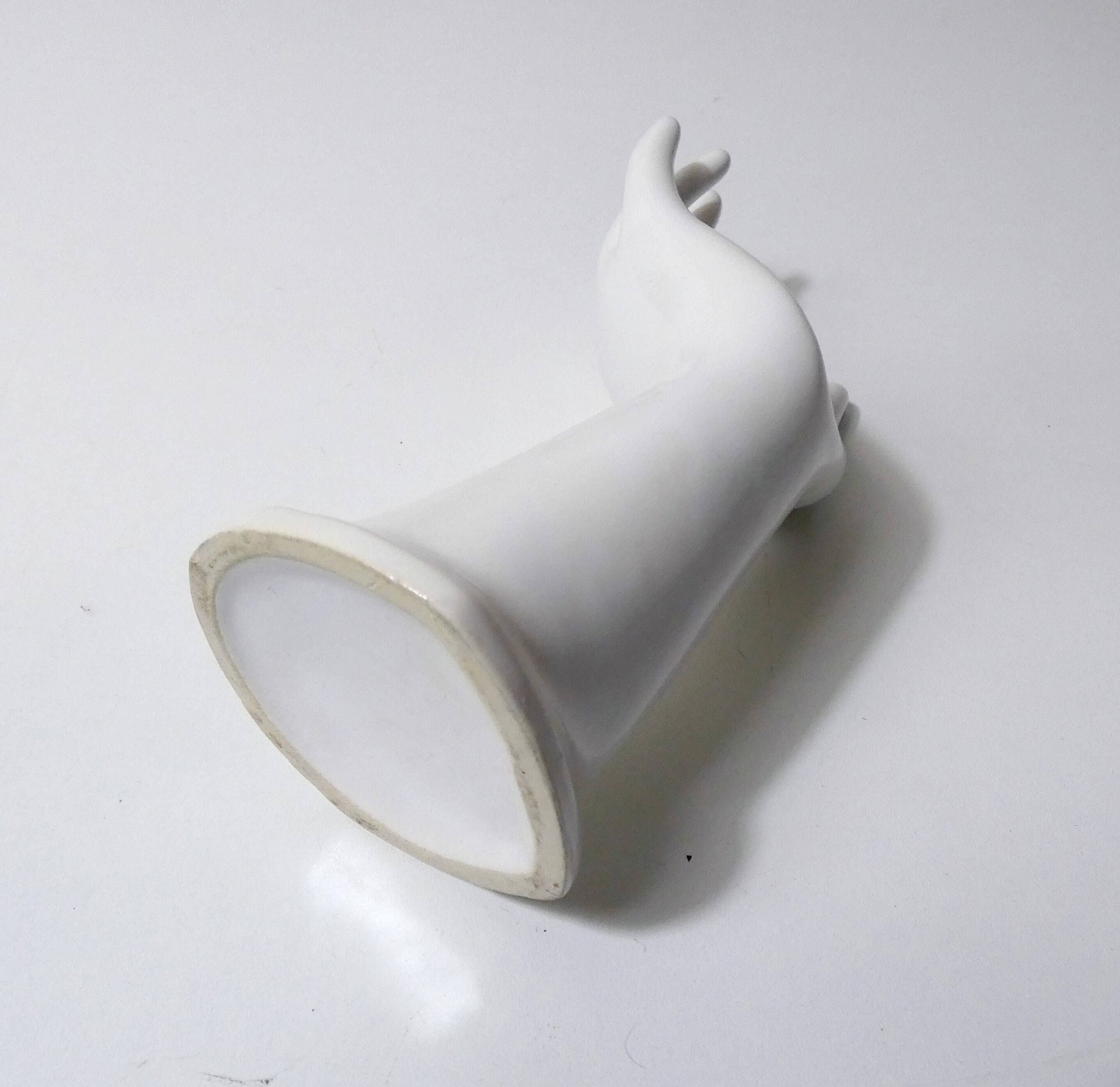 white hand ceramic vase soliflore ring holder