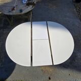Vintage extendable round table