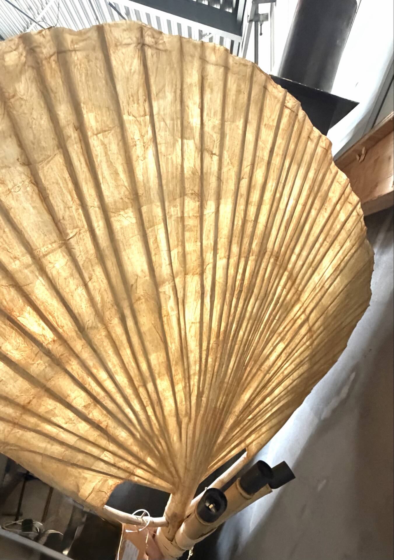 Lampadaire Uchiwa grand par Ingo Maurer pour Design M.