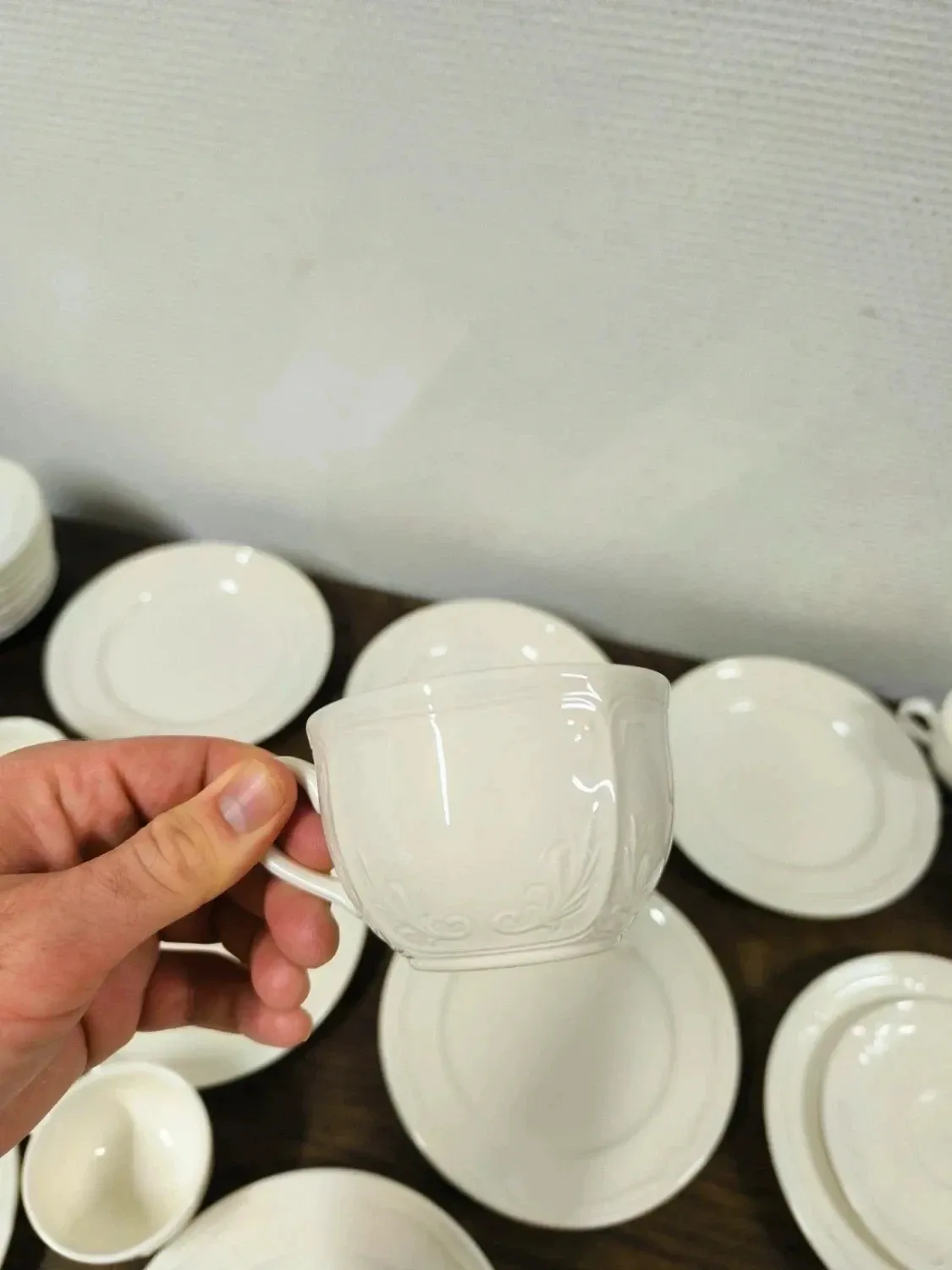 Set of 9 Villeroy and Boch Cortina mugs.