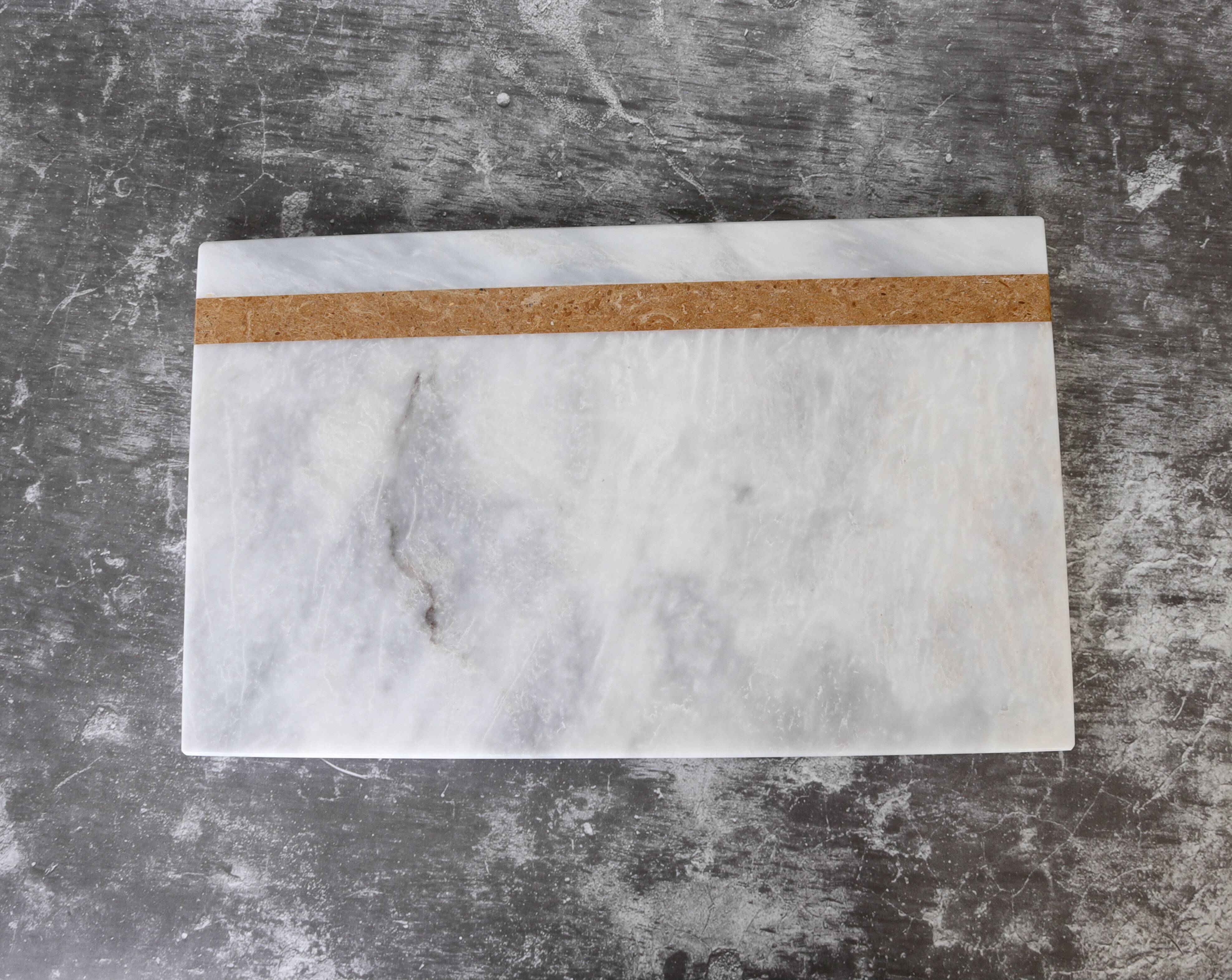 Salvatore – Rectangular serving tray in natural white marble